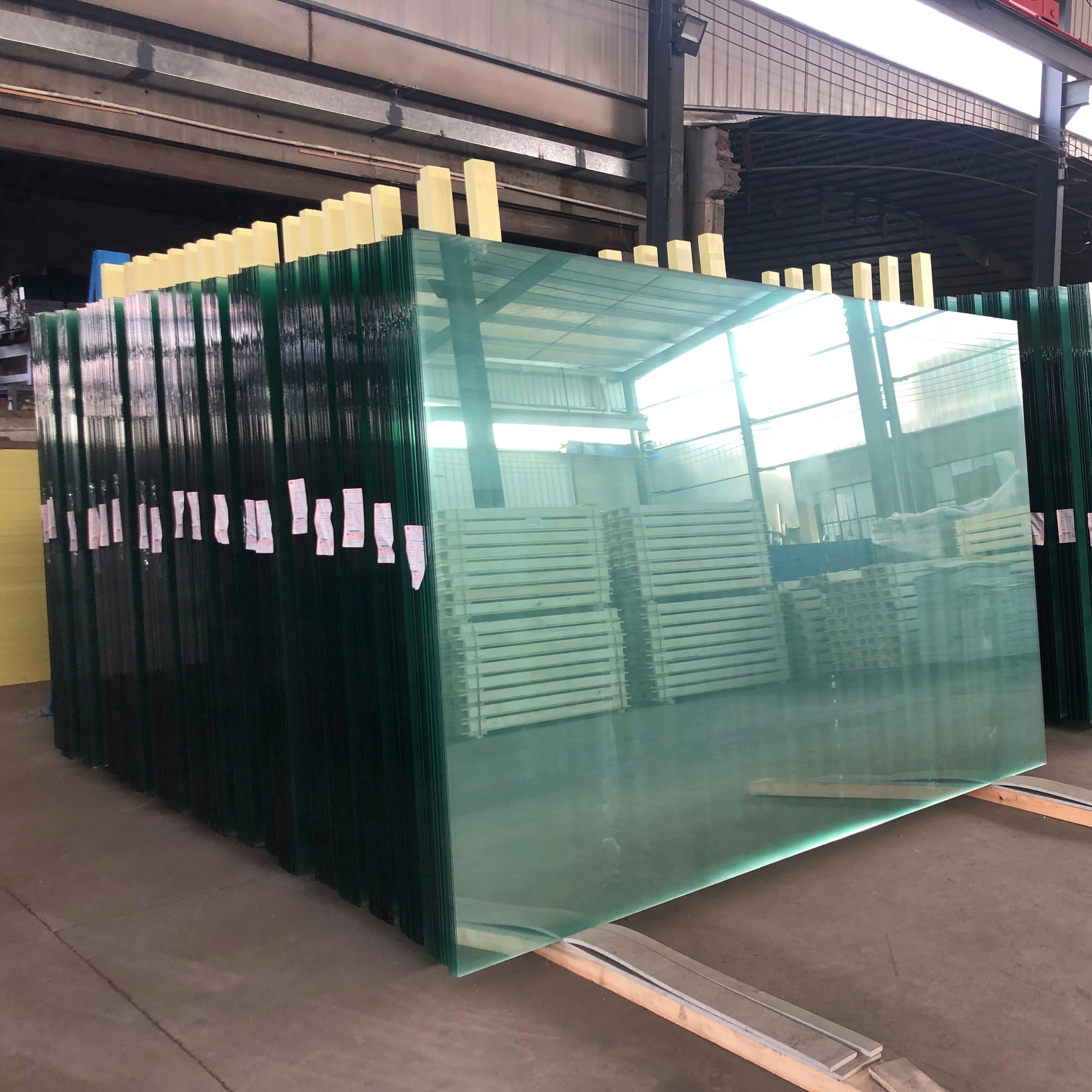 China 9inchx5inch Ultra 2mm 3mm 5mm 10mm Clear Float Tempered Laminated Glass Sheet Plates For Building Wall and Railings