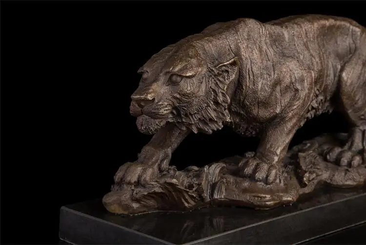 Indoor Decoration Bronze Tiger Statue Wild Animal Tigress Sculpture Chinese Zodiac Copper Figurine Statuette Business Gift