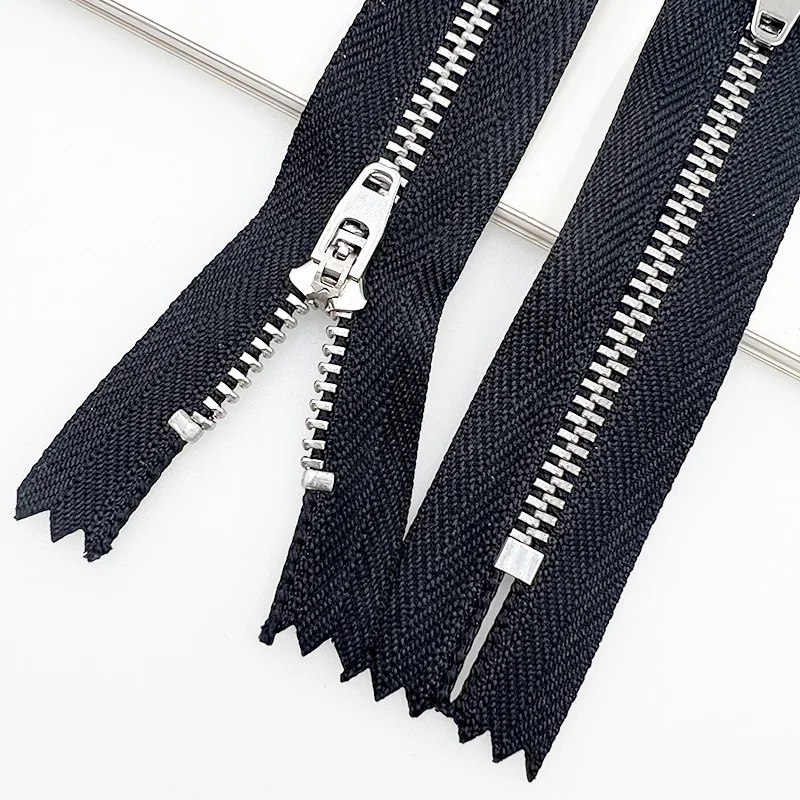 Wholesale Custom Logo Zippers Jeans 4Yg 4.5Yg 5Yg Slider Semi Auto Lock stainless steel Brass Metal Zipper