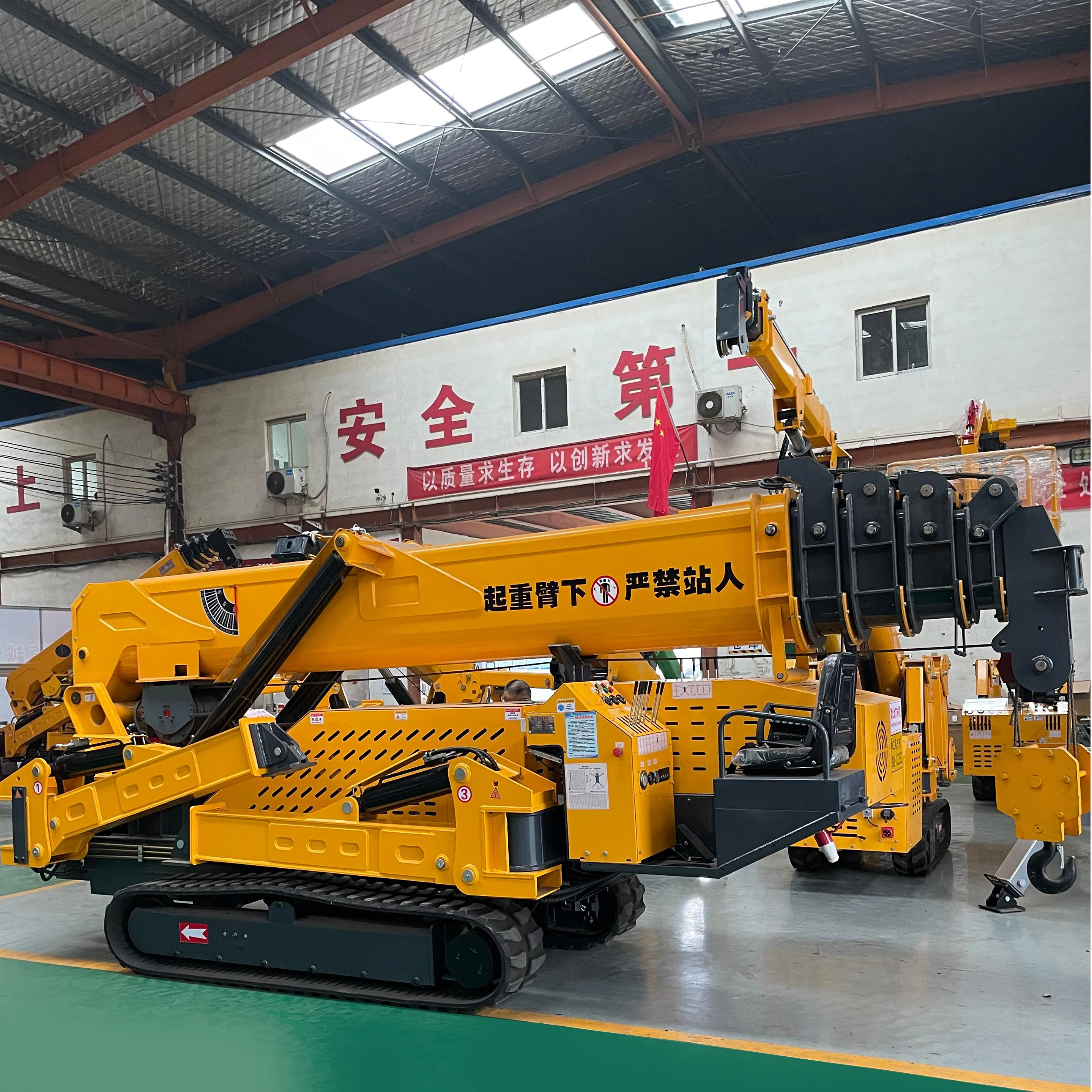 Wireless remote control 8Ton Spider Crane Electric Telescopic Spider Crane Hydraulic Crawler Spider Crane for Building usage