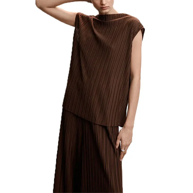 Женская блузка с круглым вырезом