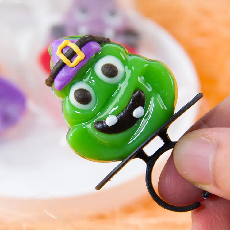 New Style Fruit Flavor Ring Pop Candy High Quality Colorful Cartoon Cute Little Bear Shape Ring Lollipop Candy