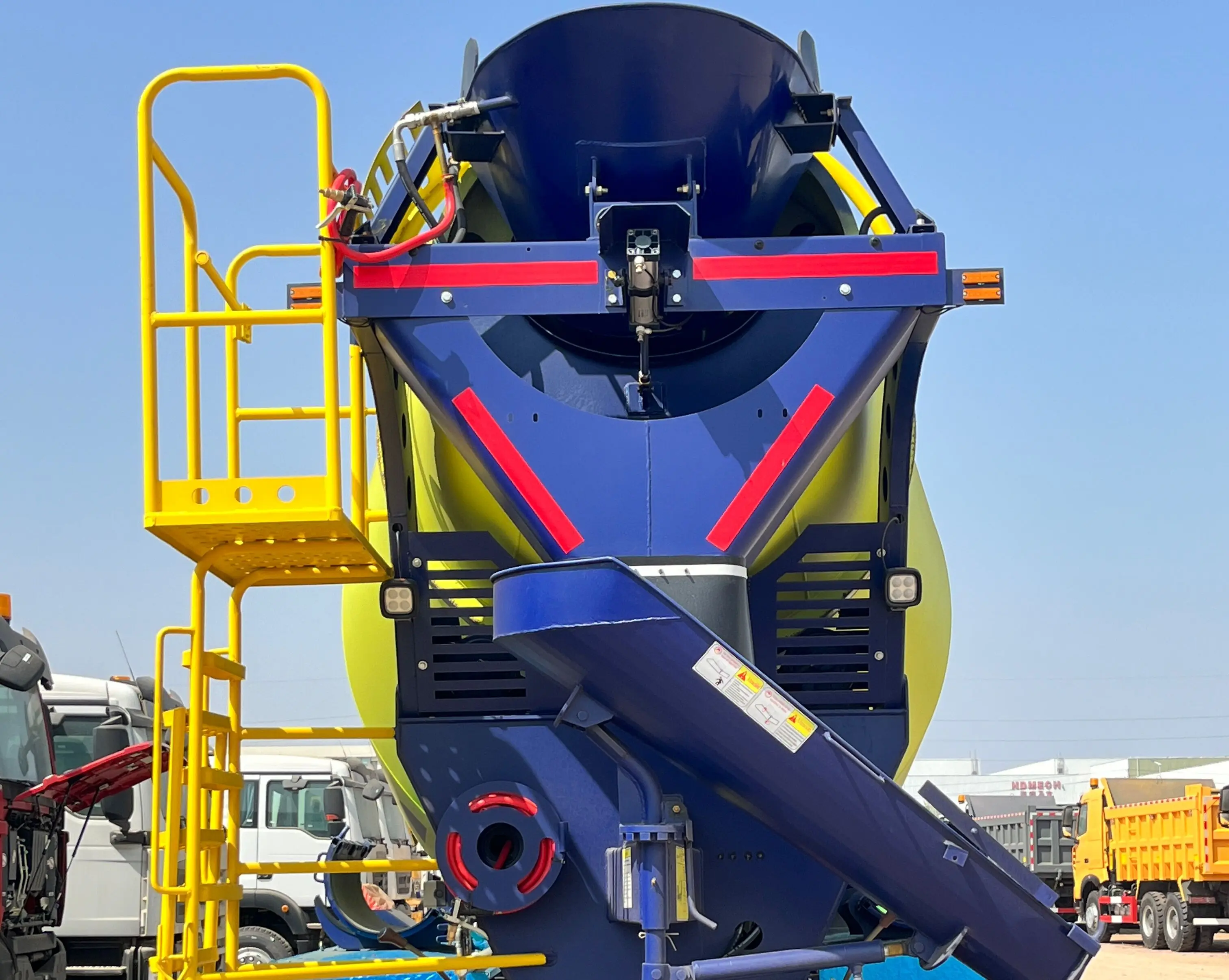 Дизельный популярный Бетономешалка Sinotruck HOWO 8x4 17.5