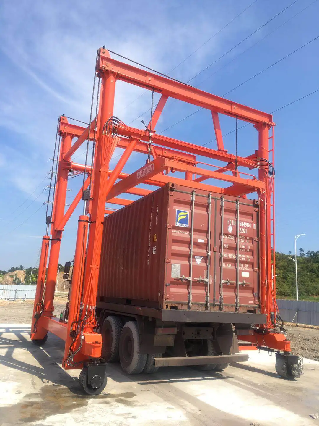 Портативный козловой контейнерный кран 30ton 32ton 40toton для продажи