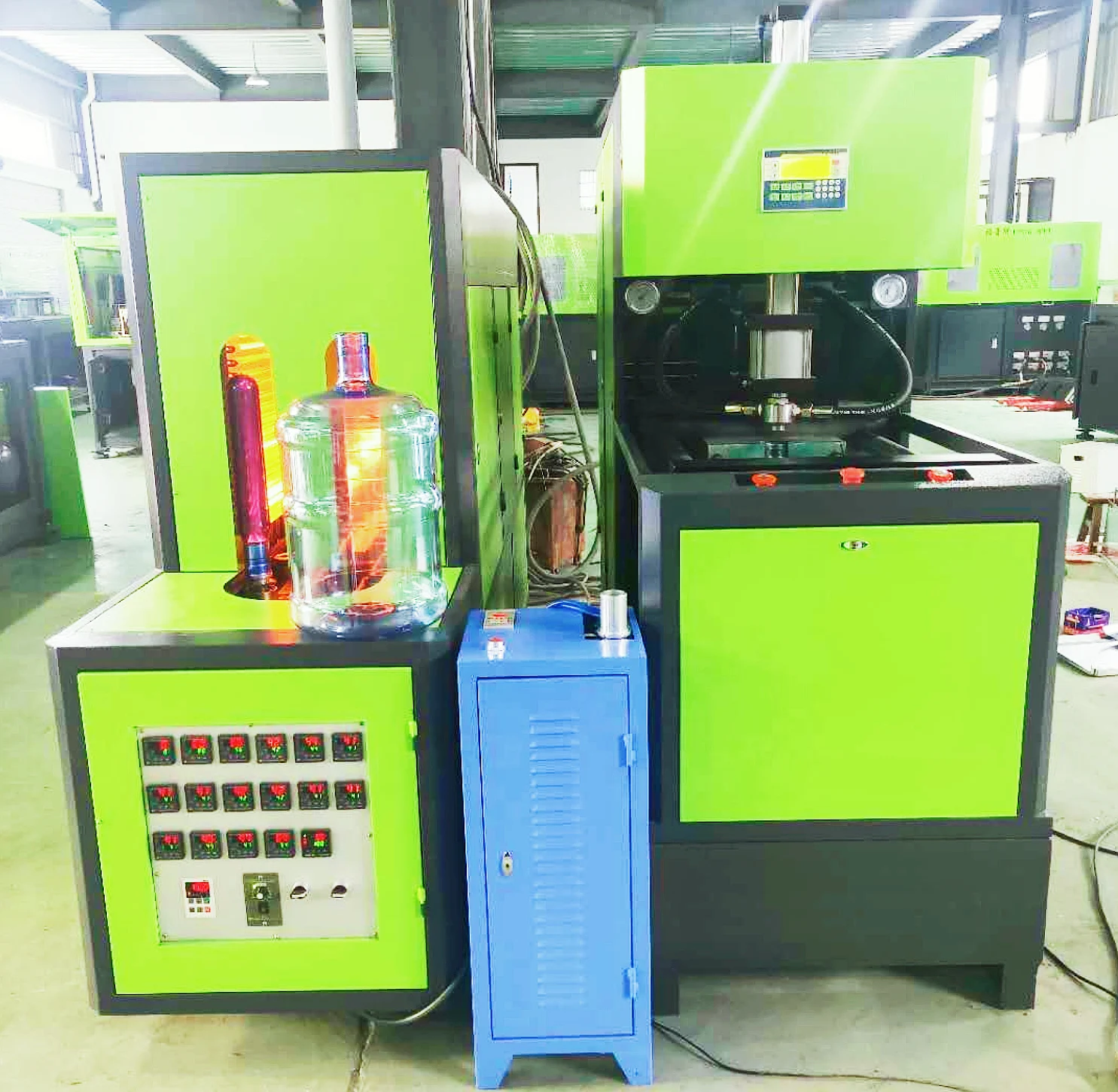 New Best Offer 100ML 330ML 500ML 1L 2L Low Price Semi Automatic Plastic Beverage Water Blowing Making PET Bottle Blowing Machine