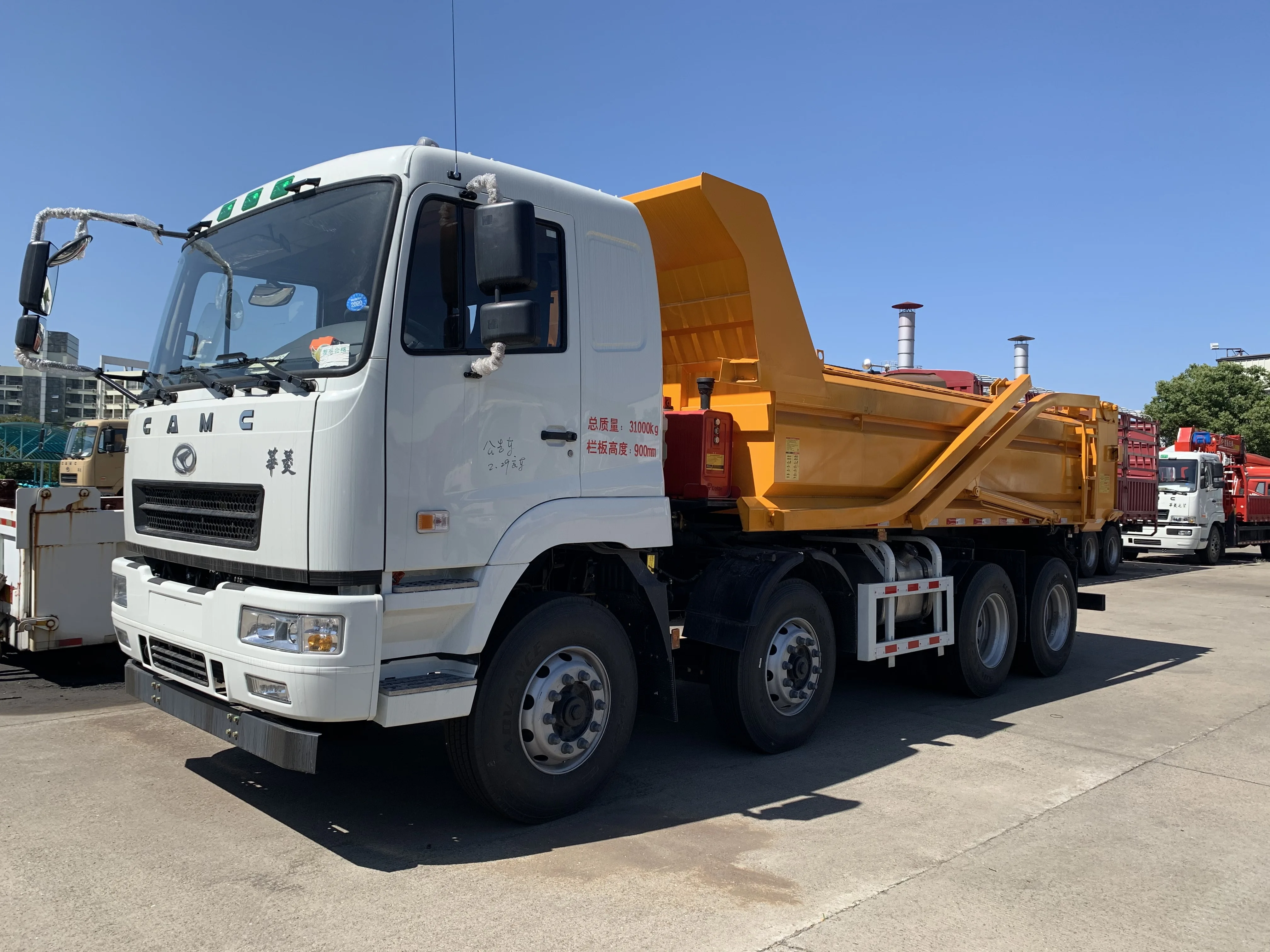 Прочный и высококачественный большой самосвал 8x4 с хорошей производительностью