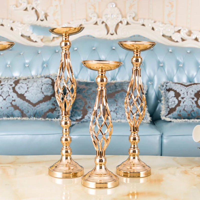 2021 New Low Priced Wedding Magic Props European Style Golden Twist Candle Holder Table Flower Wedding Decoration Props (1600328605220)