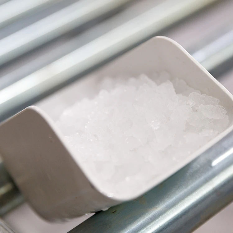 Durable using  cube snowflake ice machines with cold water