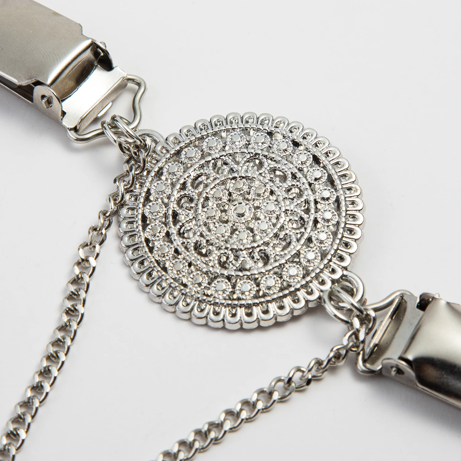 3pc Exquisite Rhinestone Sweater Clip Set - Versatile Alloy Cloak Clasp with Chic Scarf Buckle Function - Fashion Accessory