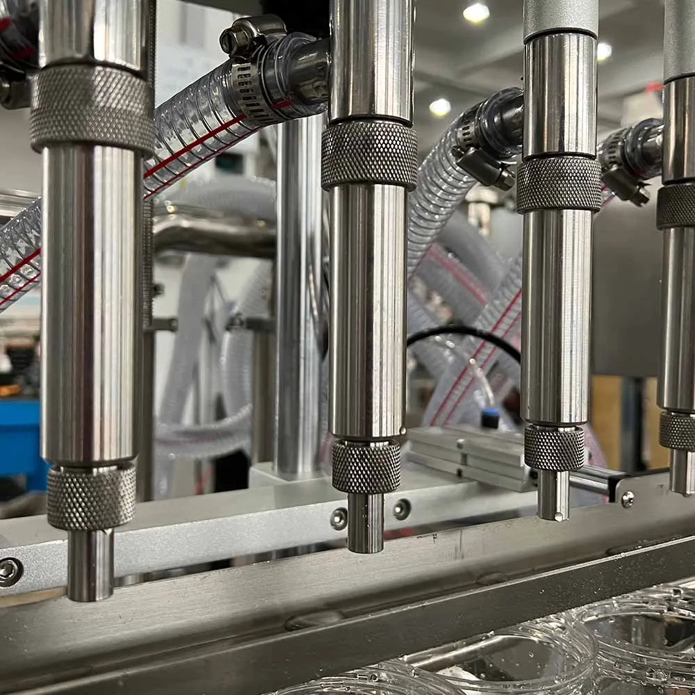 Fully Automatic 6 Heads Piston Pump Bleach Soap Shampoo Linear Liquid Filling Machine With Dust Cover