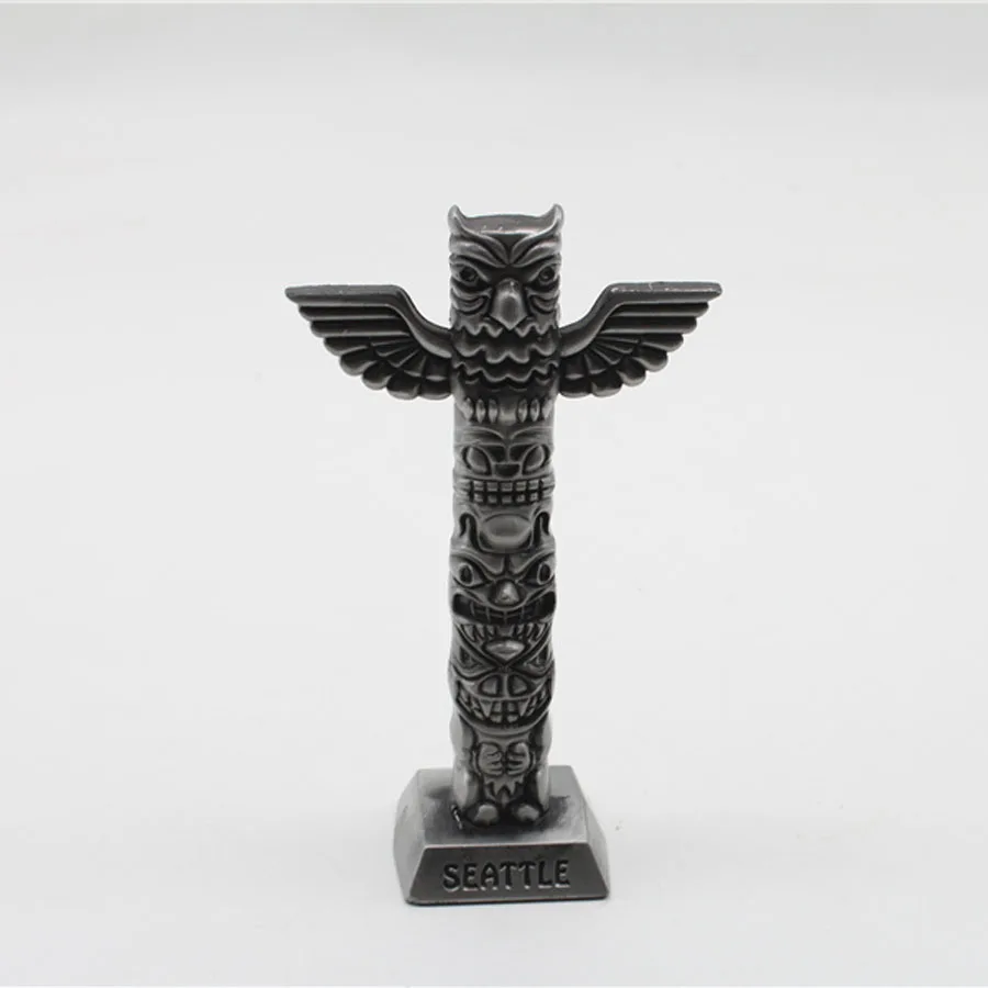 Souvenir USA Seattle Alaska Decoration Totem Pole Figure Table State