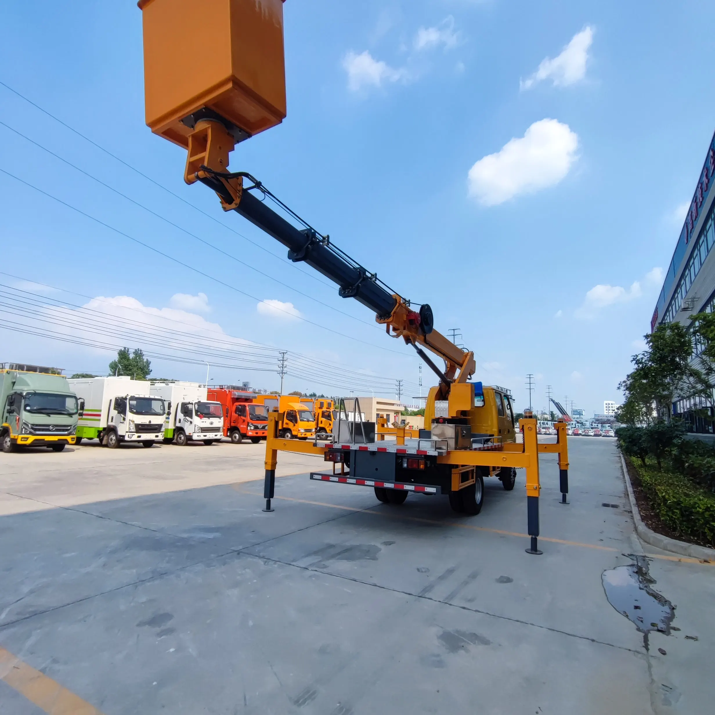 ISUZ 4*4 All Terrain Aerial Operation Vehicle 21M Insulated Bucket Aerial Work Platform Truck Double Row Cab Aerial Work Vehicle