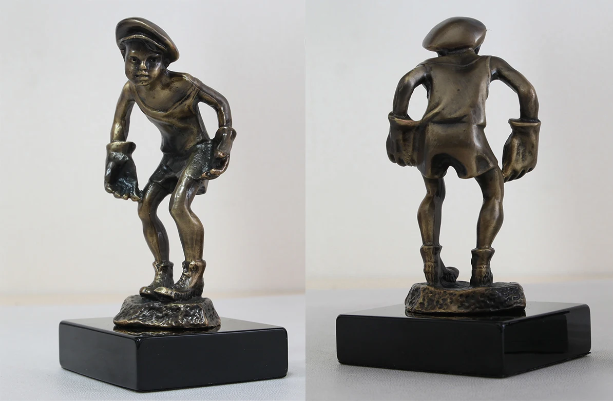 Custom 3D metal award trophy souvenir gift statue with stand