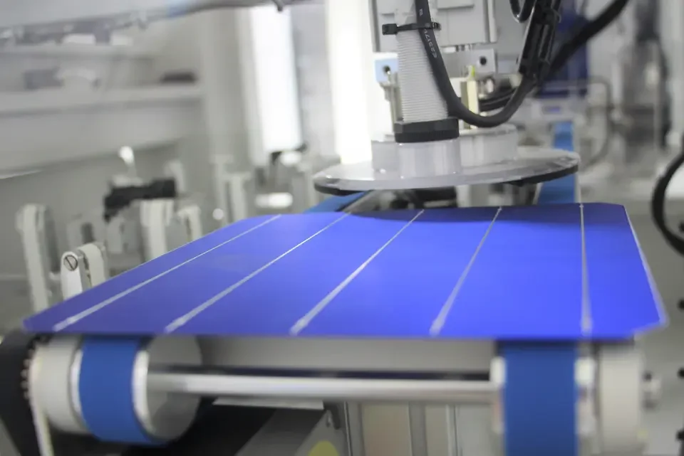 21.2% PERC N-type hetero-junction double sided monocrystallinetriple junction gallium arsenide solar cells