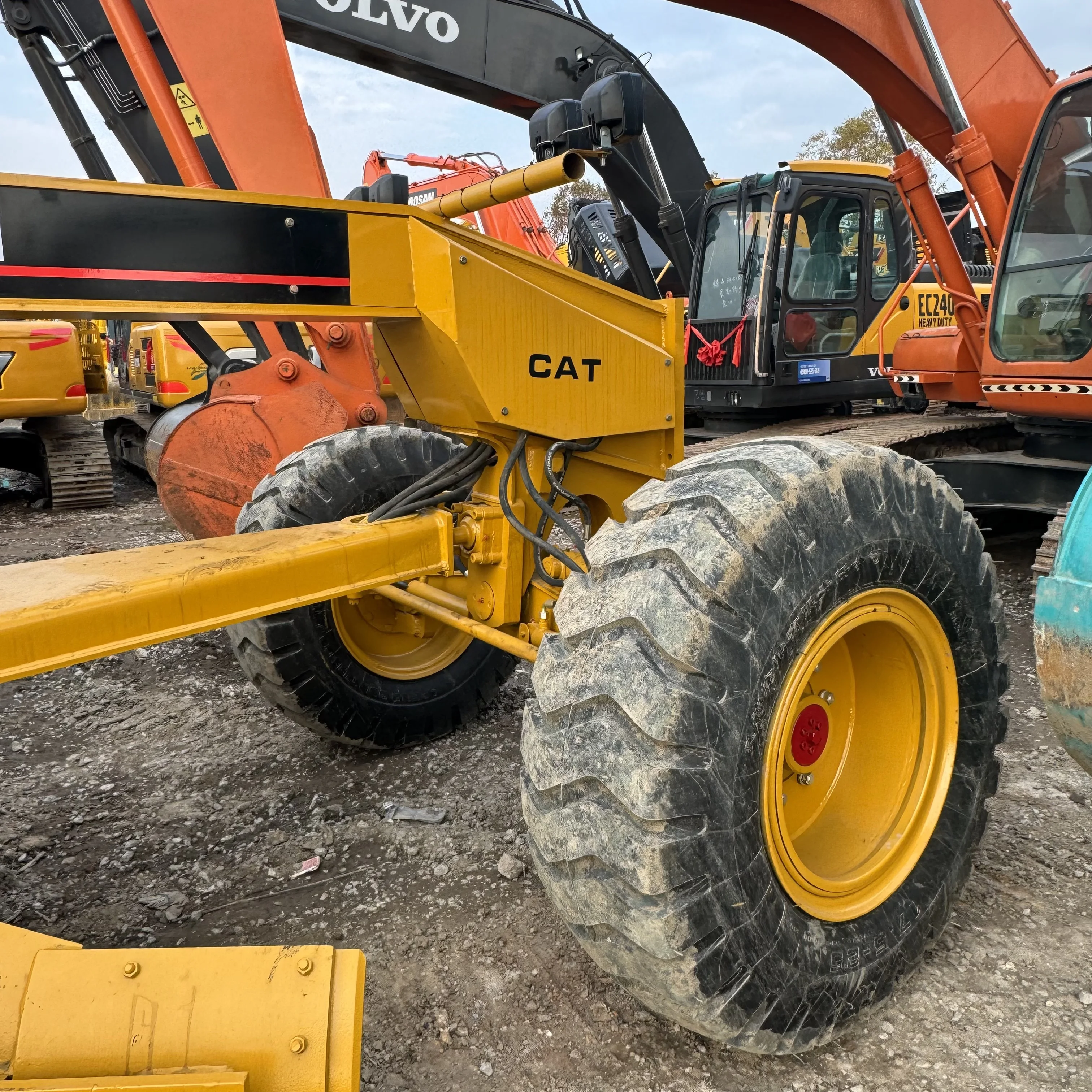 Secondhand CAT good quality 140h motor grader used cheap caterpillar 140G 140K 140 motor grader for sale