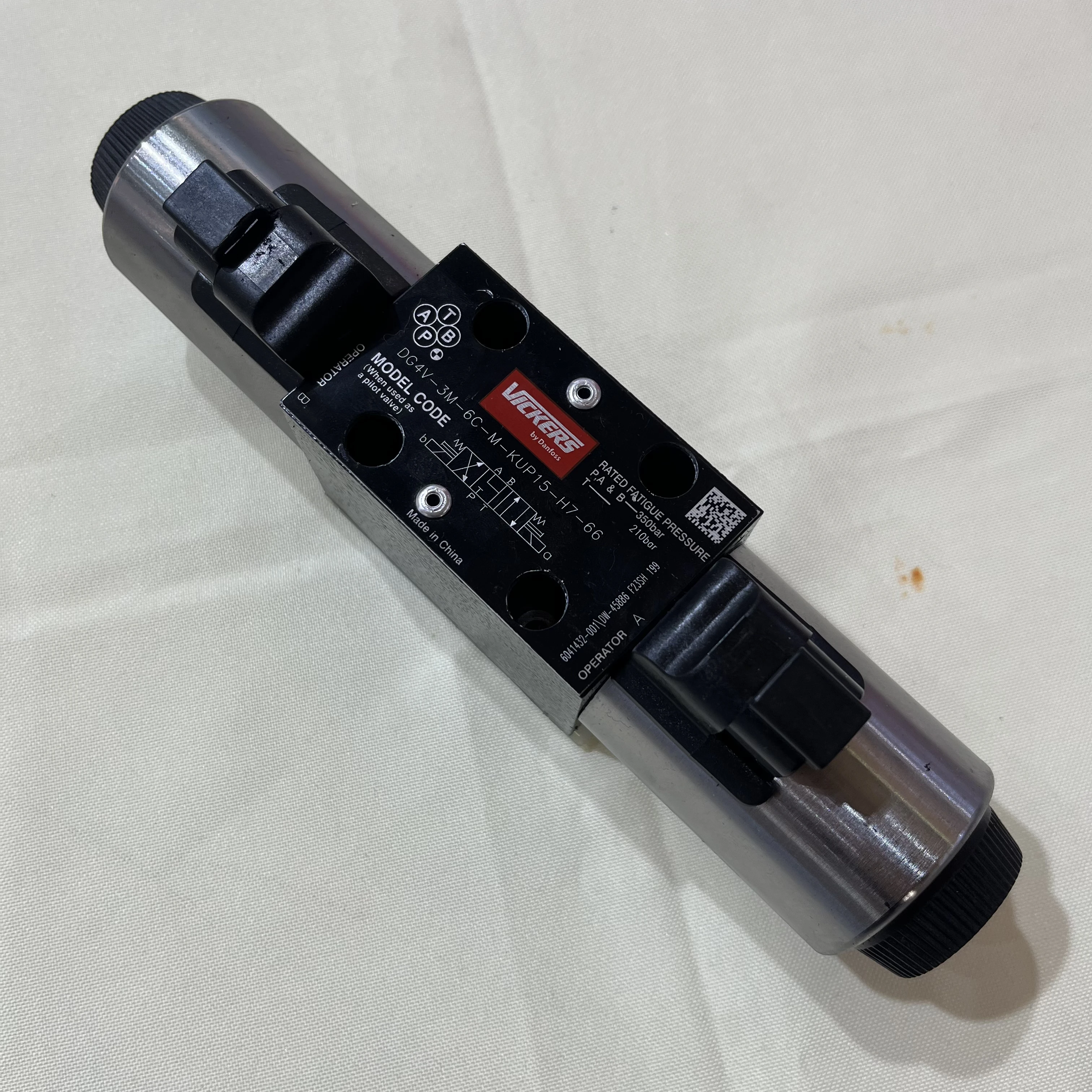 Plate valves Solenoid valves High efficiency High quality DG4V-3M-6c-M-kup15-h7-15 Hydraulic valve