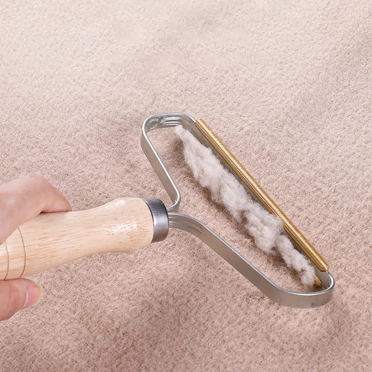 2022 New Portable Fluff Remover Clothes Fluffy Razor Manual Brush Scratches Fluffy Remover Sweater Tool