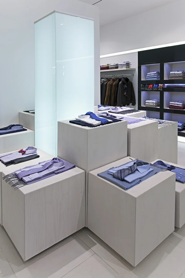 MDF Wooden Display Rack cloth display cabinet stand showcase Modern Tailor Shop ODM