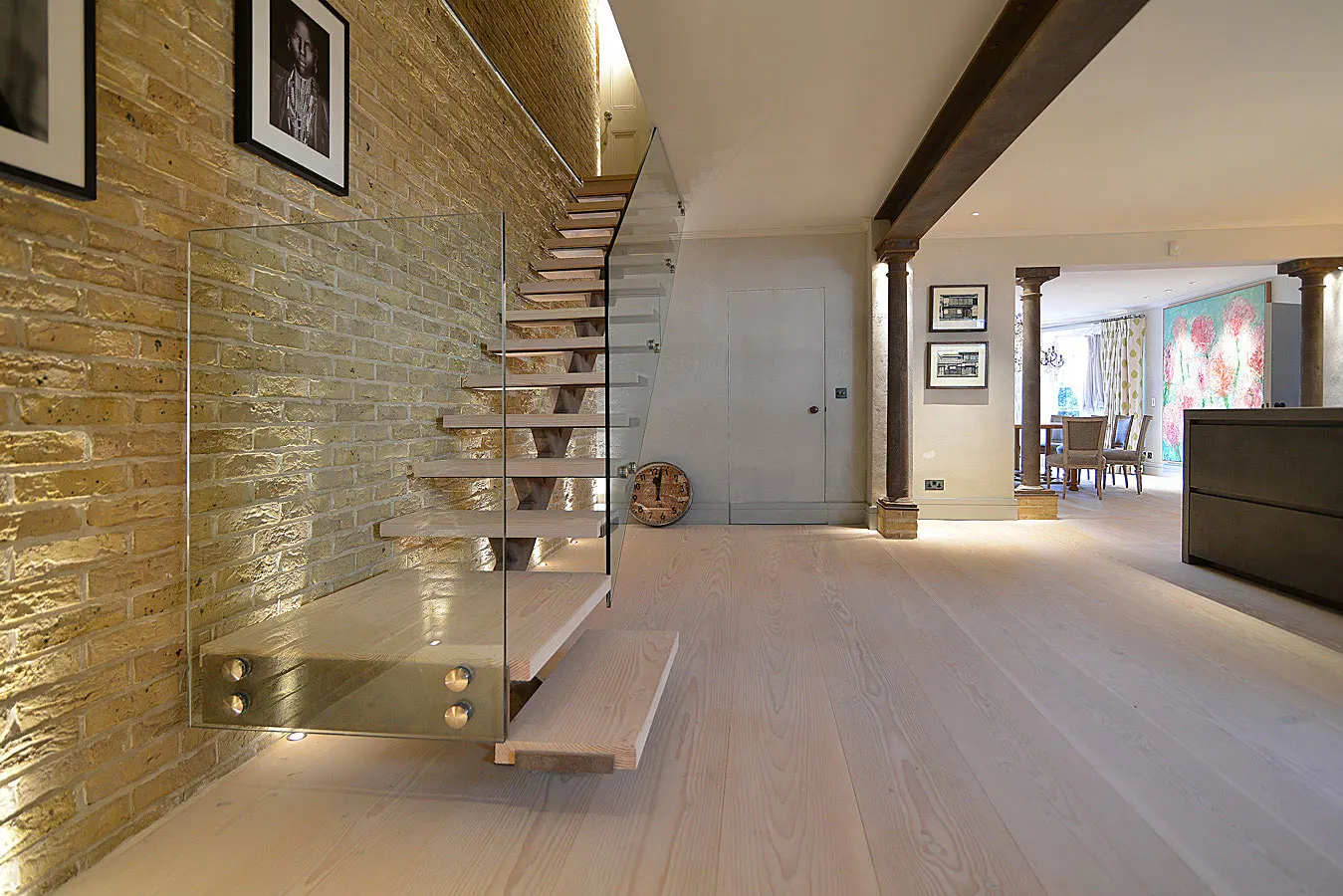 CBMmart Straight Staircase Spiral Indoor Staircase Wood Metal Tread For Villa House Simple Staircase Designs Photo