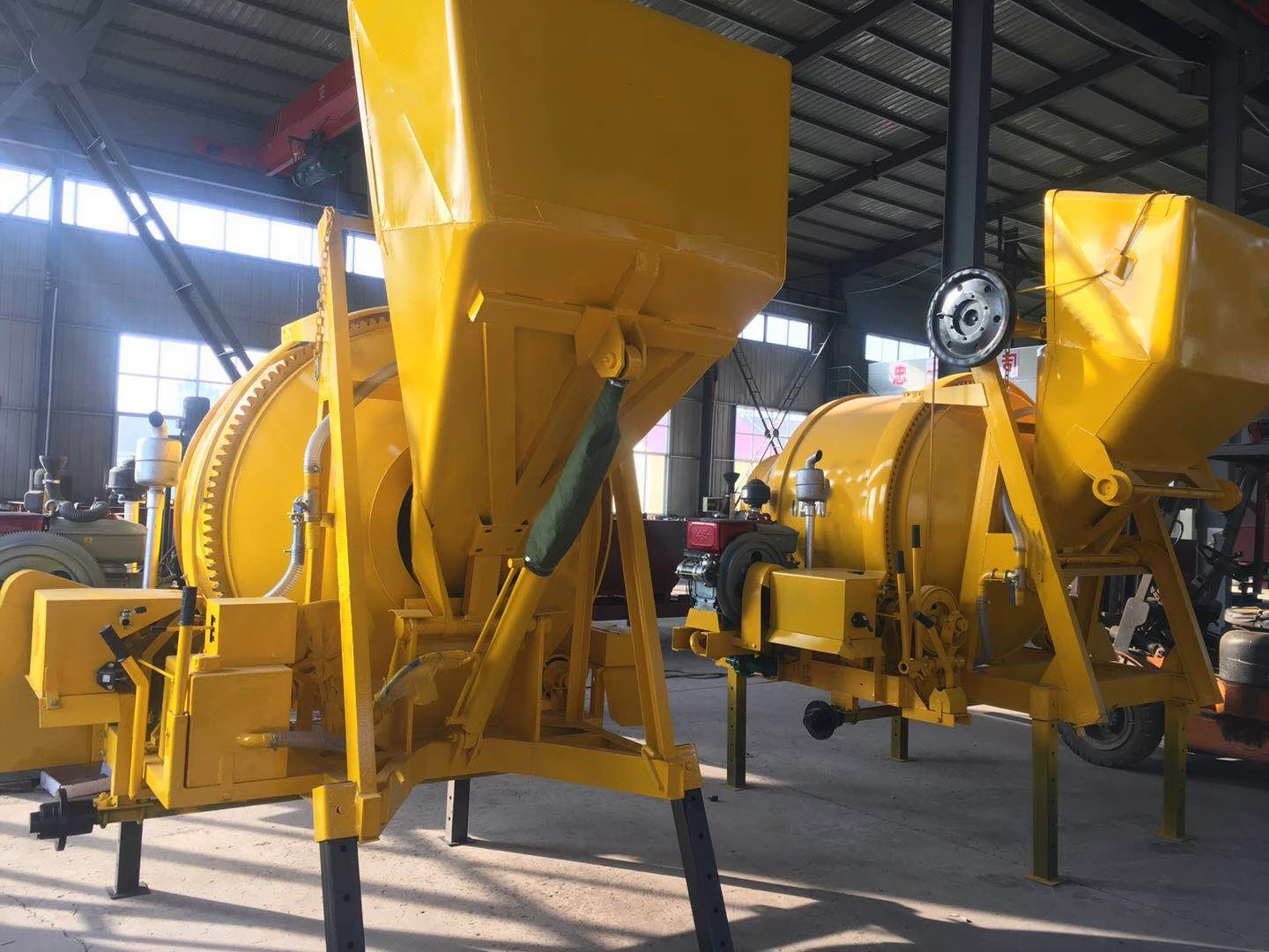 Factory 350L Concrete Mixer Diesel Engine Concrete Mixer For Sale With Good Price And Quality Hydraulic Hooper Lifting Mixer