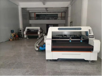 Laser cutting and marking with shoe upper machine/Automatic feeding shoe laser cutting and marking drawing machine