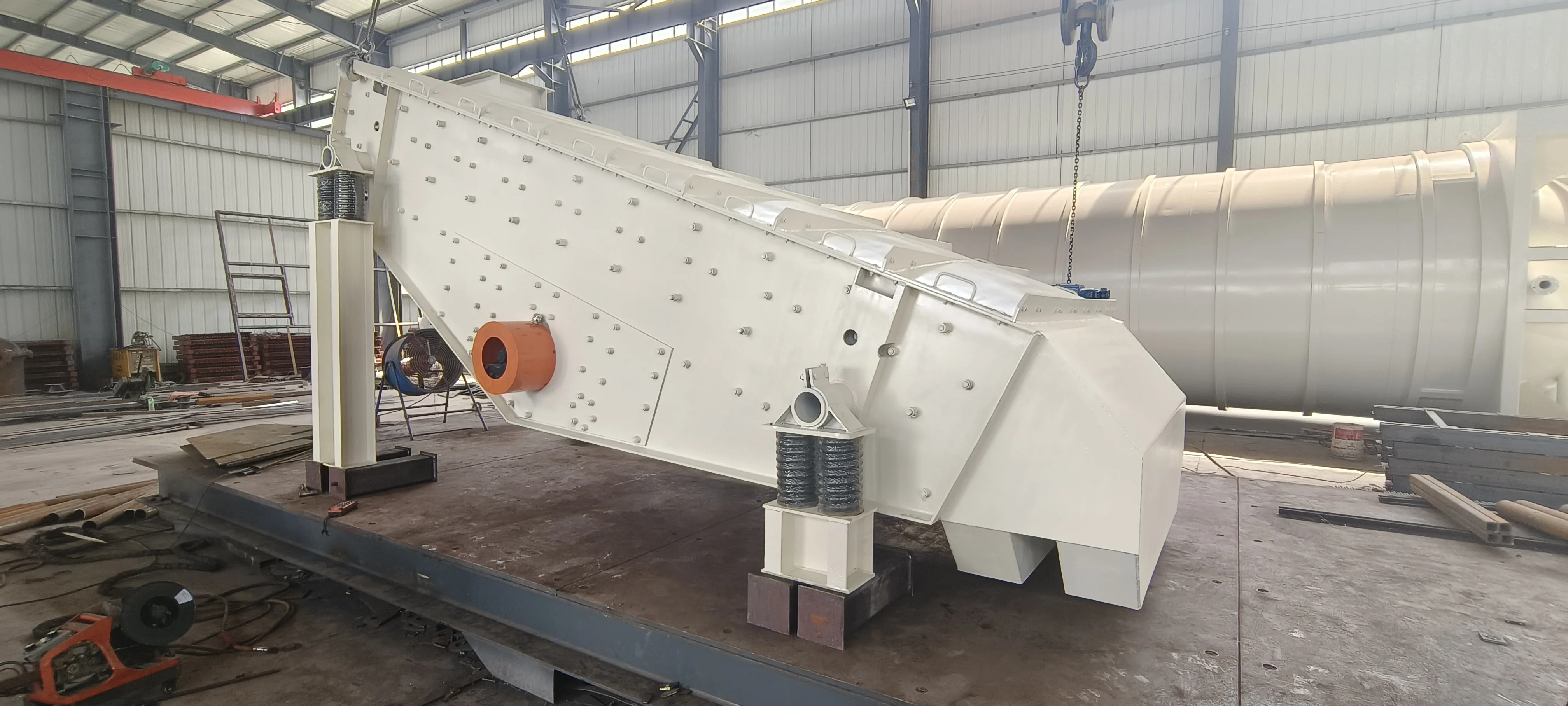 New Heavy Industrial Mining Machinery Linear Coal Mine Vibrating Screen for Sand Stone & Ore Screening Condition New
