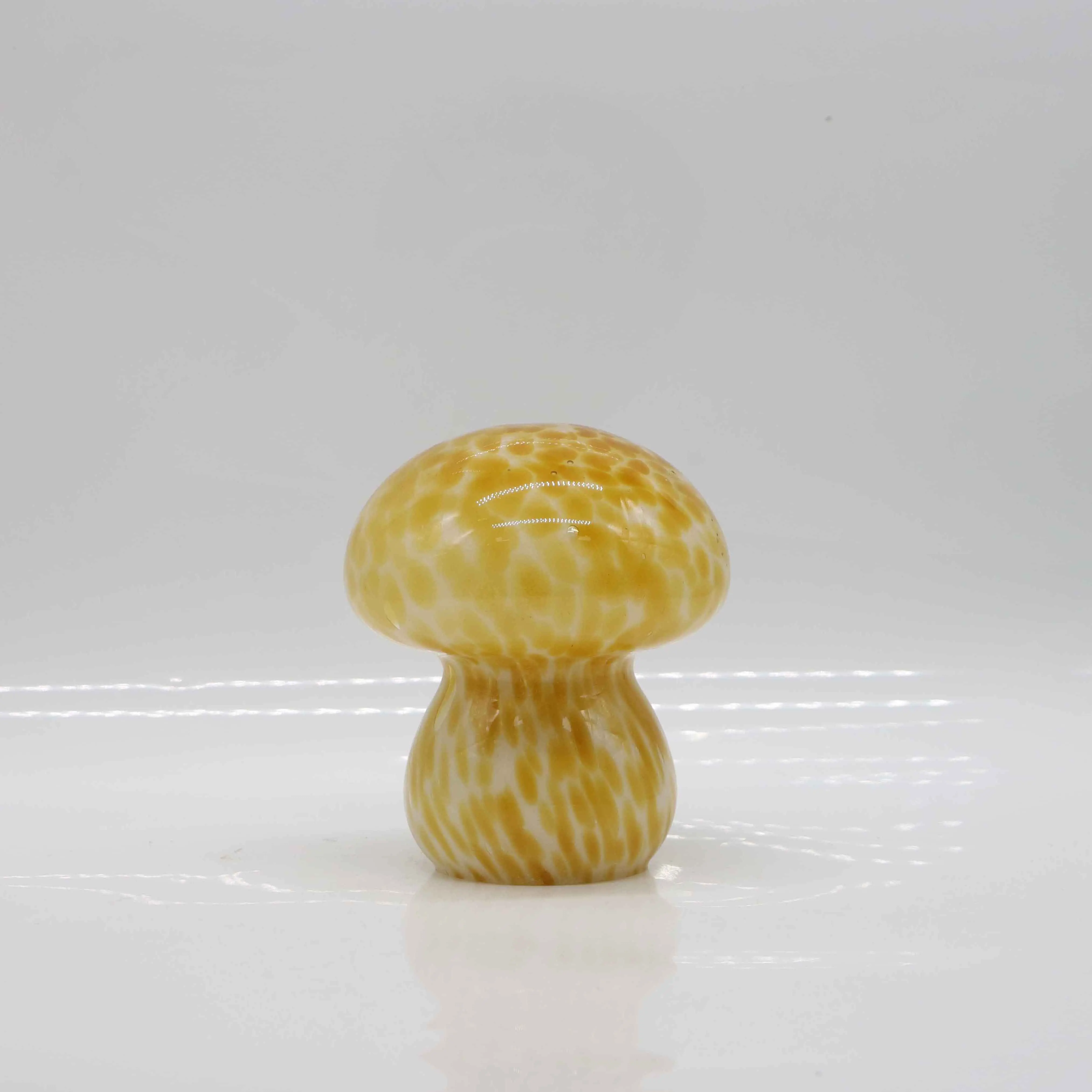 Handmade home decor luxury mushroom glass candle holder trey multi-color minimalist glass mushroom lamp for warming house