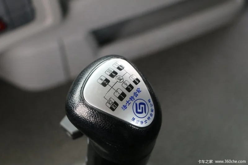 FOTON AUMAN ETX 6*4 TRACTOR HEAD WITH WEICHAI 12L AND 420HP DIESEL ENGINE