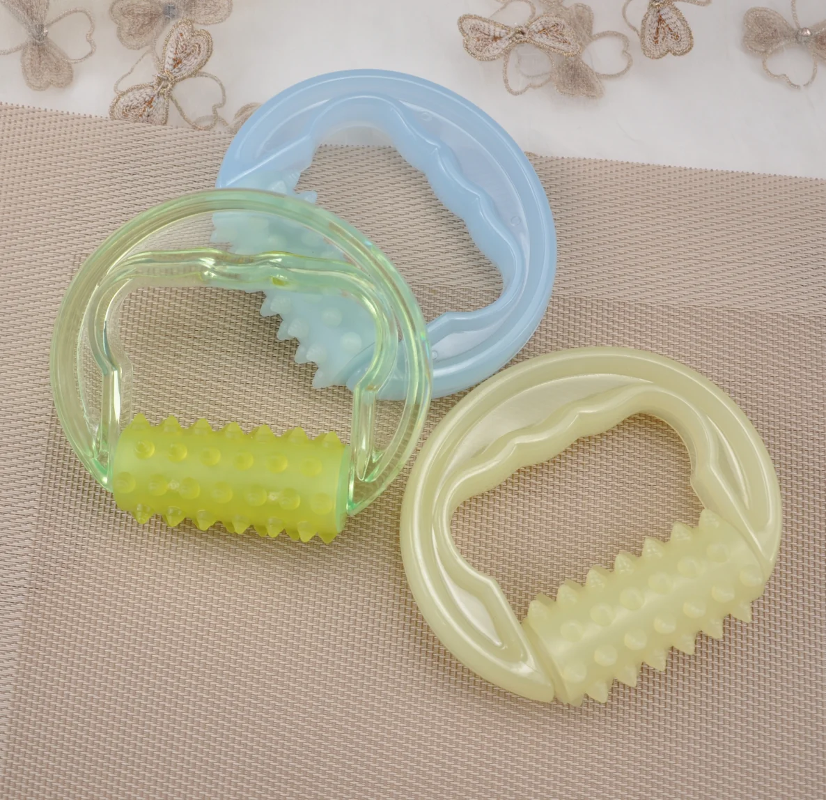 Plastic Body massage tool Rolling manual hand-held whole body cellulite brush massage roller body