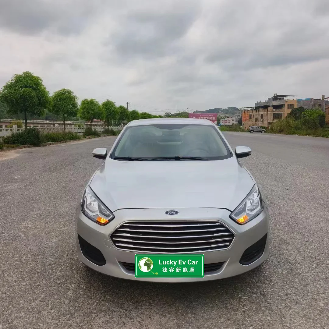 Ford Focus 2016 седан Ecoboost 180 автоматические Элитные дешевые бензиновые подержанные автомобили для продажи мини-автомобилей
