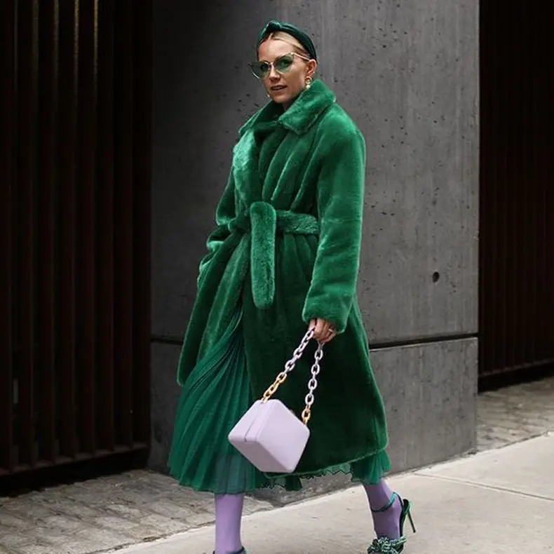 Luxury customs Long style  Plus size women coats Winter Women Big Lapel  Light panel  Plus Size Keep Warm Windproof Fur Coa