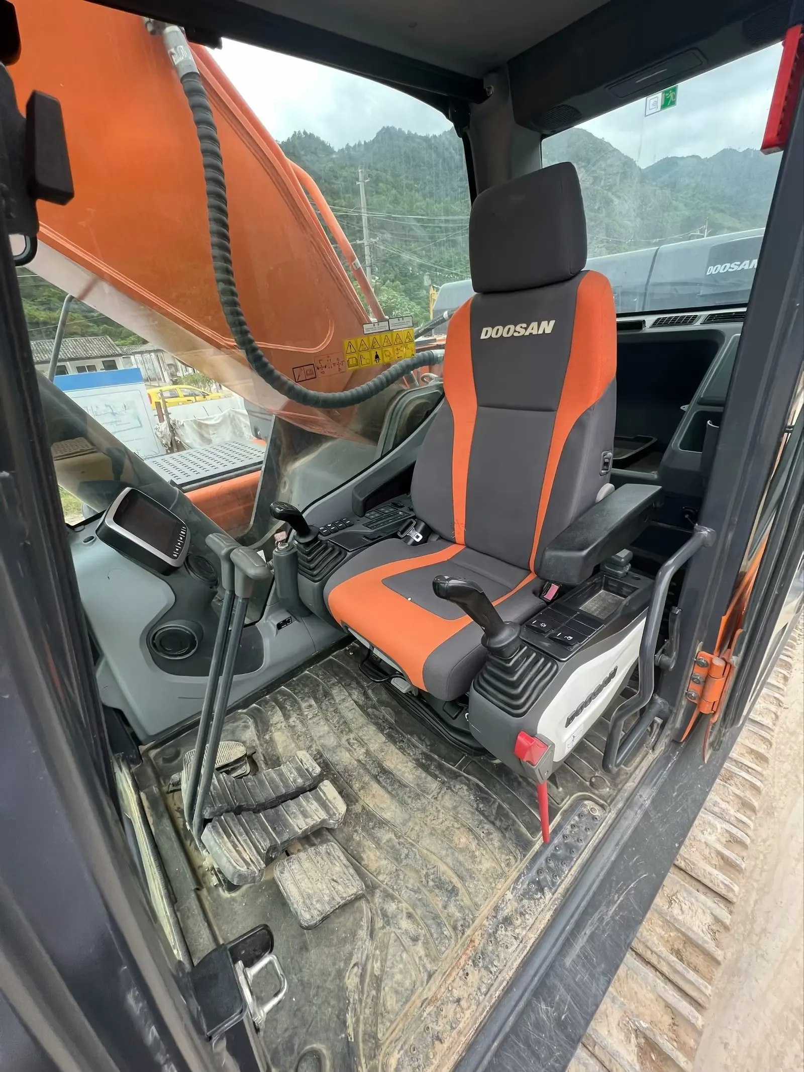 Популярный шахтный экскаватор Doosan DX380 37 тонн 38 большой гидравлический б/у Тяжелая горнодобывающая техника