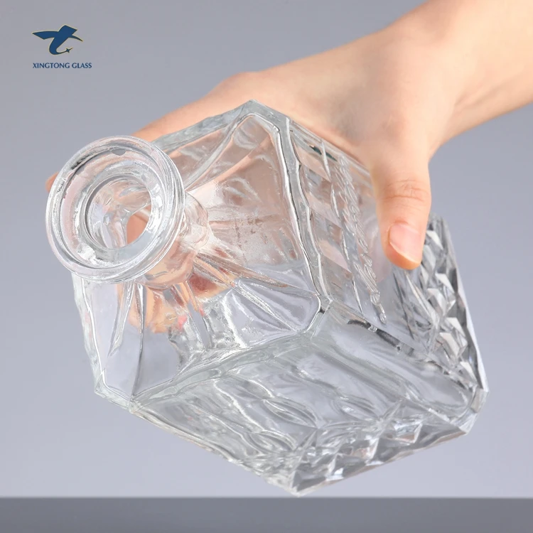 Custom bottle 500ml 750ml empty custom fancy wine glass bottle for whisky