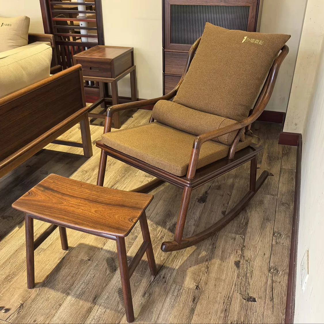 Handicraft Rocking Chair with teak Wooden Made Latest Designed Rocking Chair for living room and garden