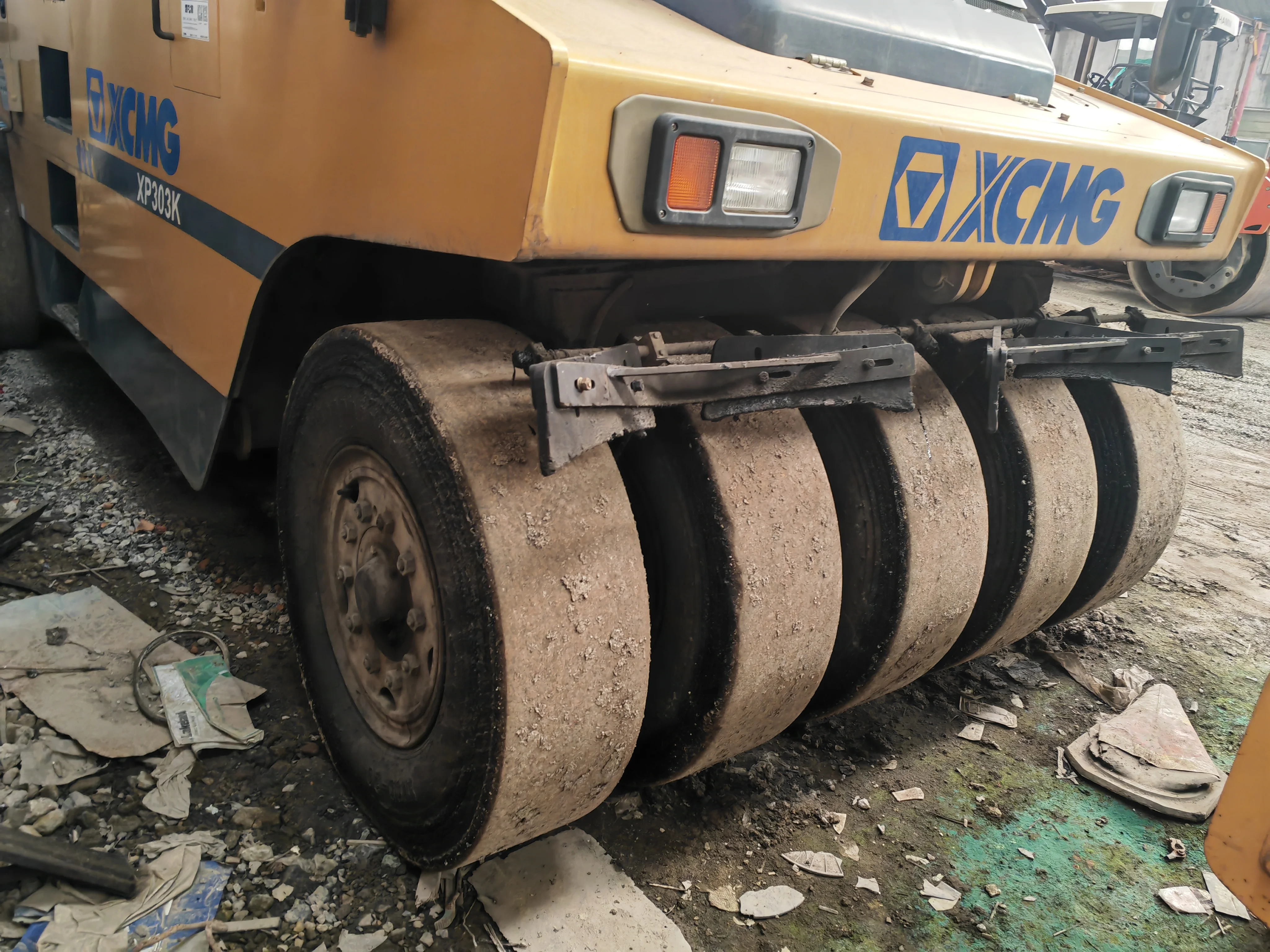 XCMG Official 30tons Used Pneumatic Rubber Tires Vibratory Roller XP303K With Energy-saving Engine