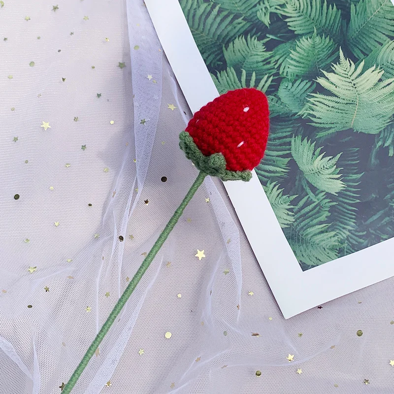 Wholesale handmade crochet knit flower Finished Strawberry Eternal Knitted Wool Yarn knitted artificial flowers