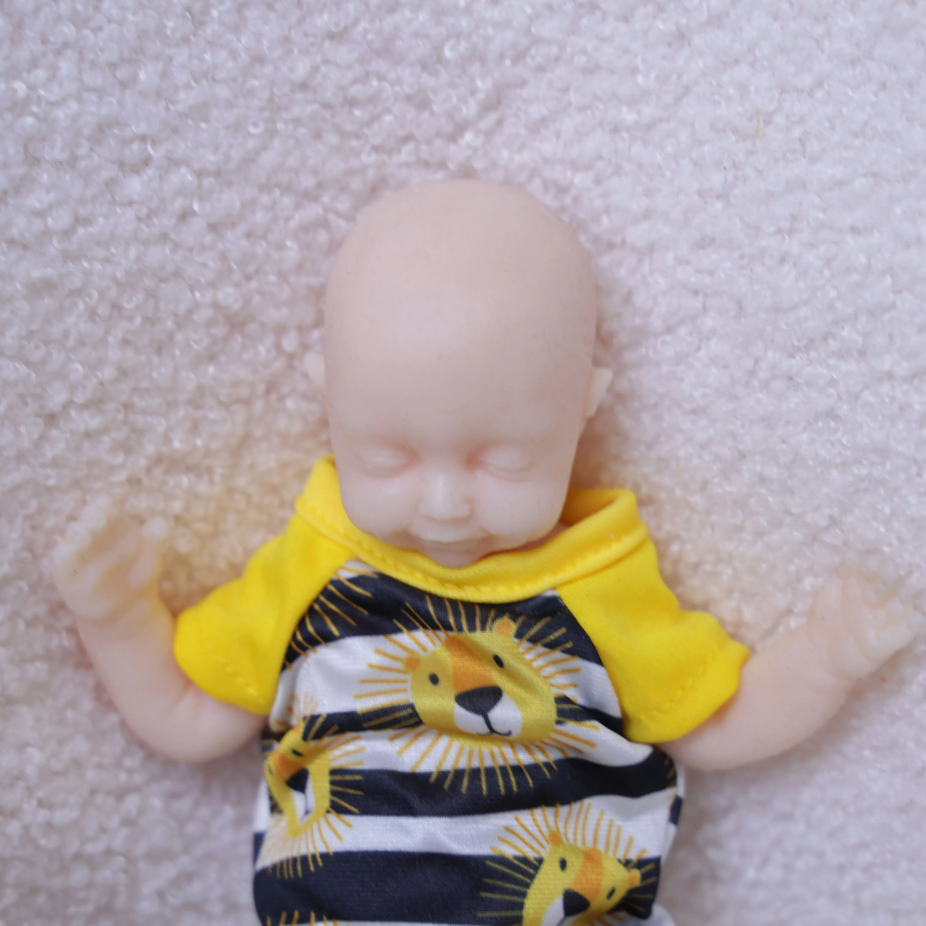 8inch Real Reborn Doll Baby Silicone Body(girl) Newborn Baby Lifelike Painted Skin With Pacifier bottle and outfit for gifts