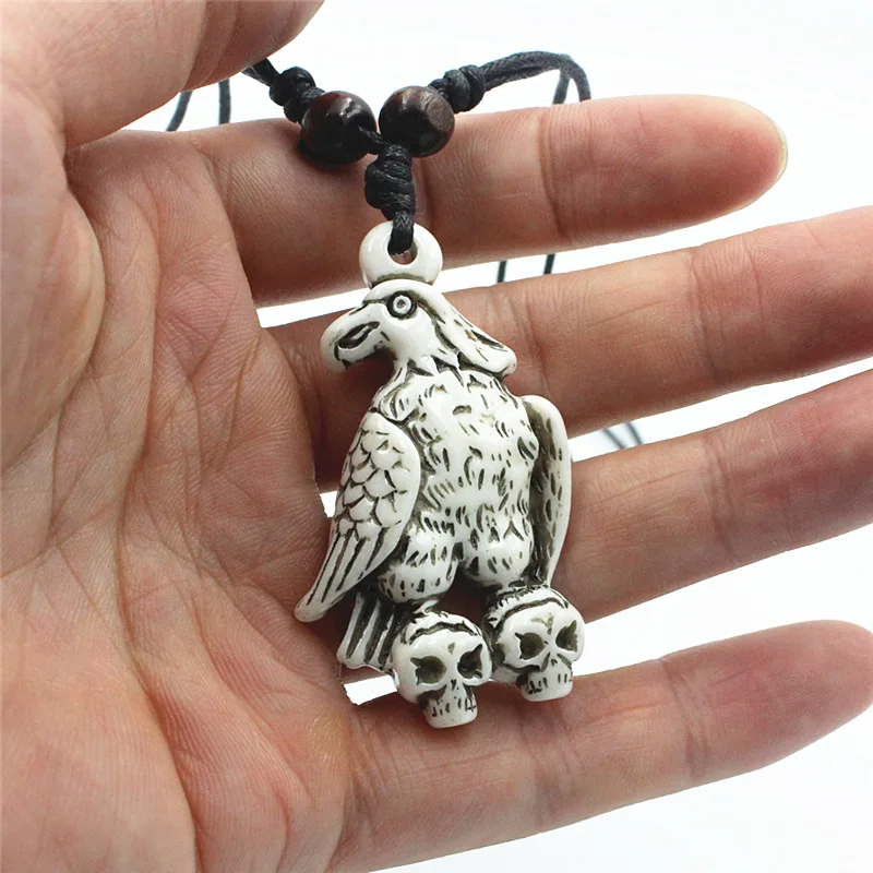 Chinese Tibetan Traditional Faith Amulet Necklace Creative Design White Resin Carved Skull Head Eagle Pendant Necklaces for Men