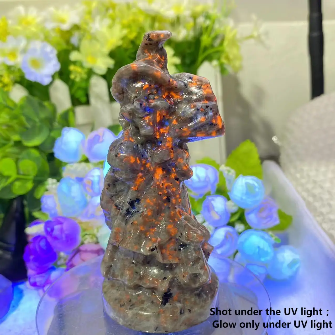 High Quality Halloween Witch Natural Yooperlite Crystal Carving UV Fluorescent Energy Reiki Home Decor Gift