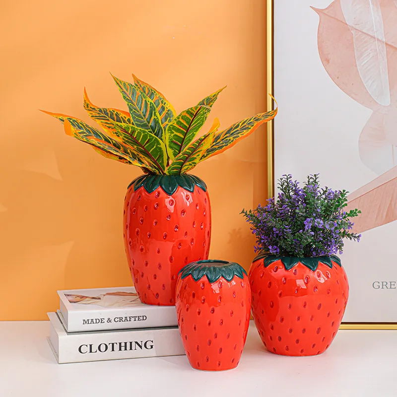 2024 New Strawberry Shape Vase Sets Modern Fruit Vases Red Ceramic Vase Small For Home Decor