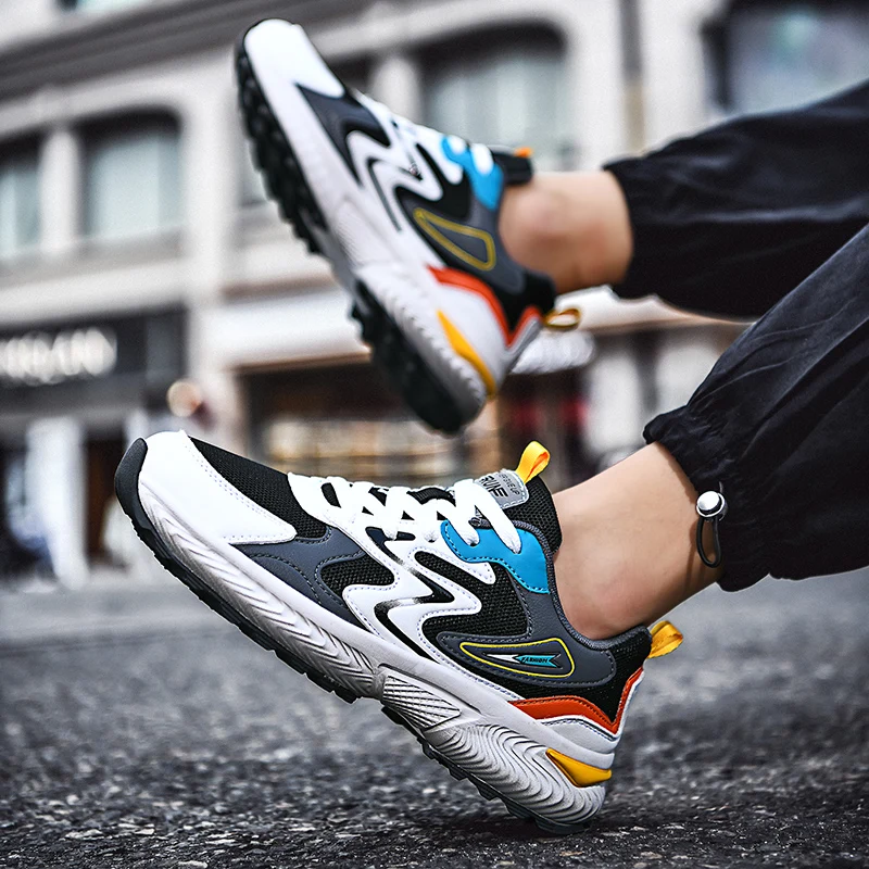 Hot Sale Running Shoes Men Fashion Reflective Sneakers Light Outdoor Cushioning Sports Shoes Antiskid Damping Walking Gym Shoes