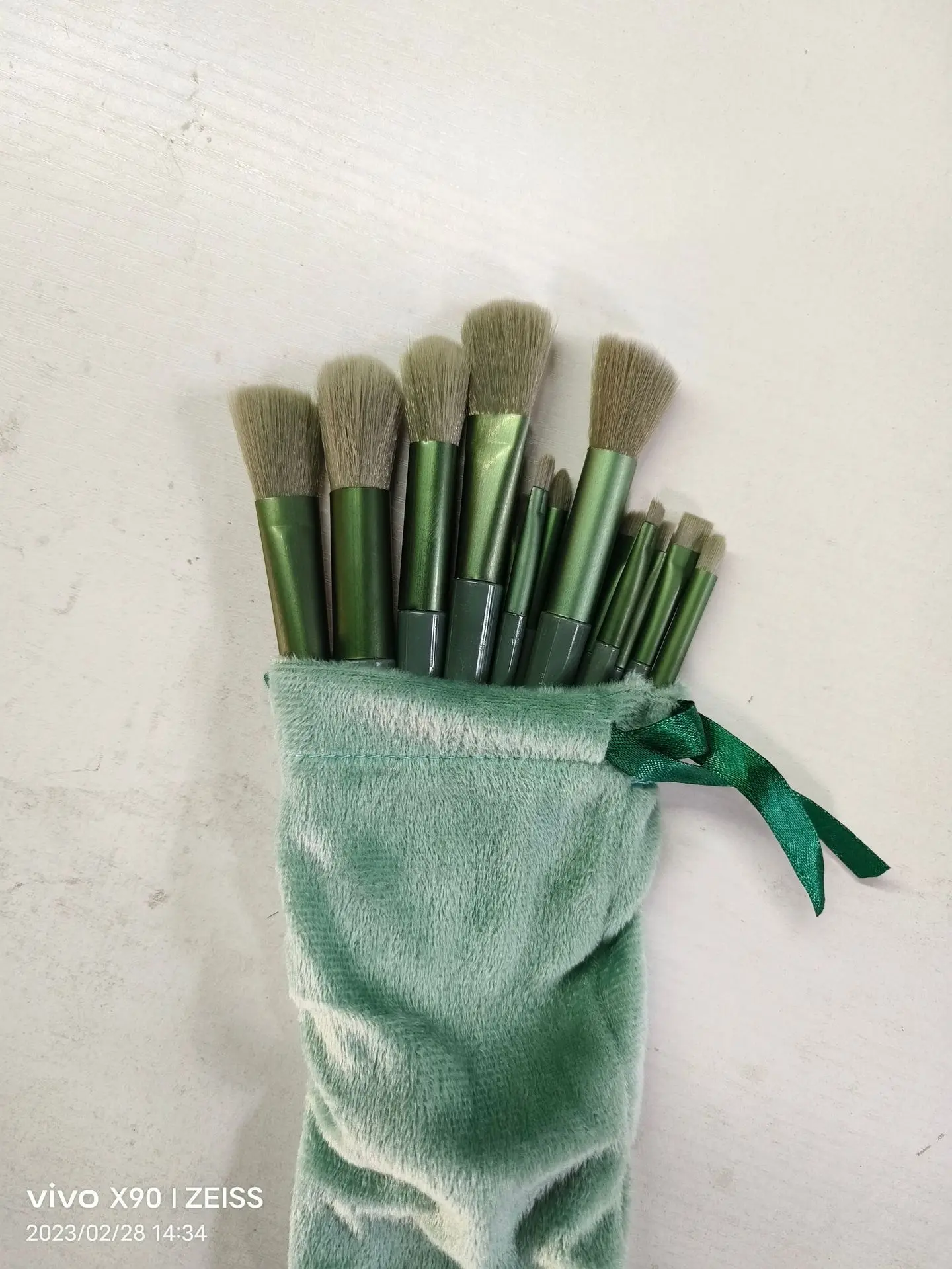 13-Piece Four Seasons Green Matcha Makeup Brush Set Super Soft Eye Shadow and Powder Storage Bag for Milk Tea Face Makeup