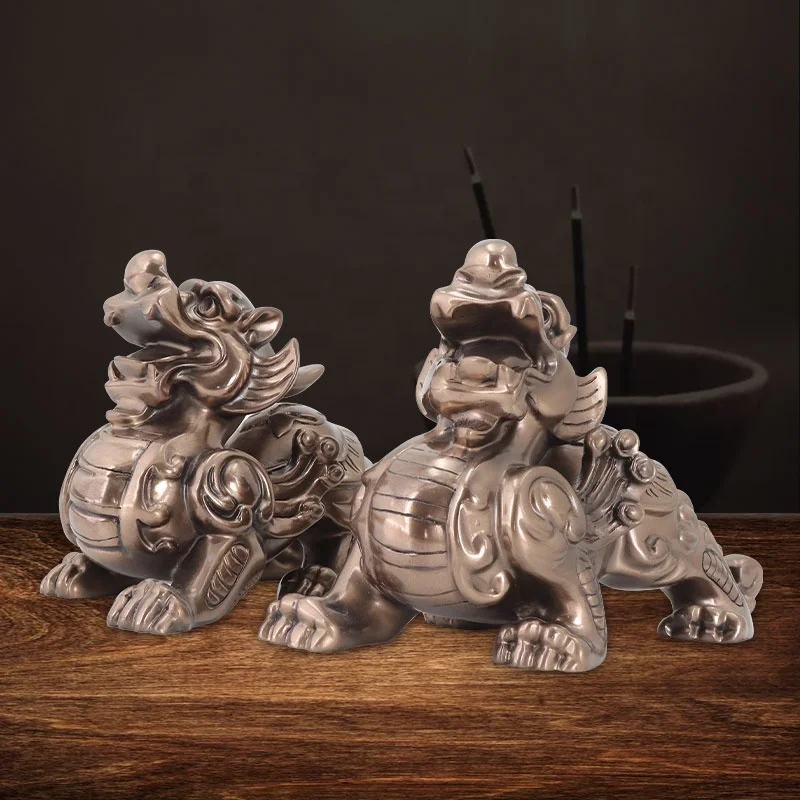 Оптовая продажа, китайские религиозные поделки фэн-шуй, талисман на удачу, полимерная литой медная креативная дизайнерская статуя Pixiu для офиса, домашнего декора