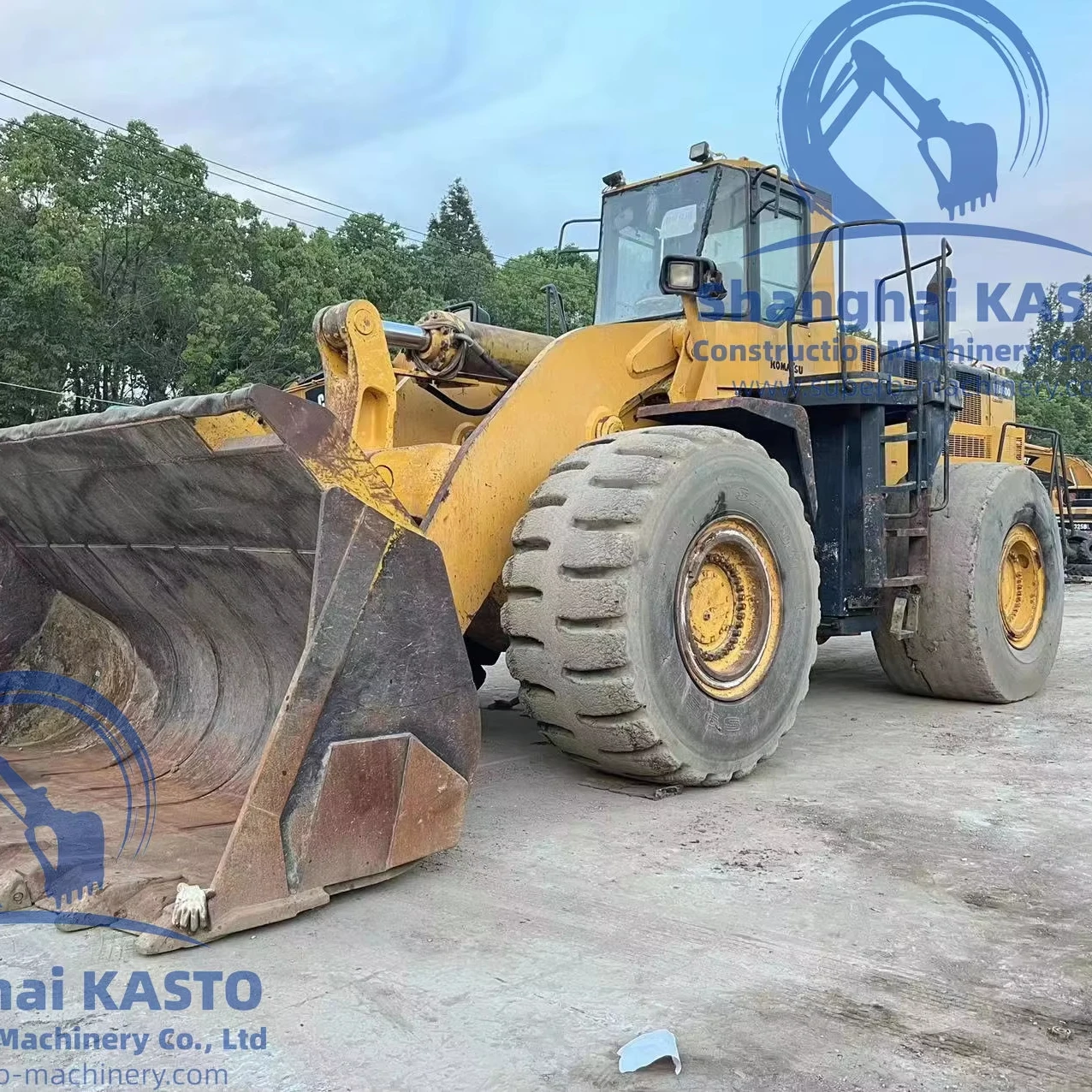 Подержанный погрузчик komatsu wa600 600 Колесный в наличии