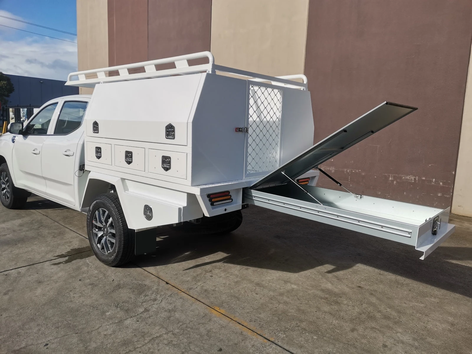 Lamax white aluminium ute canopy ute black toolbox tray and canopy dual/single/extra 4X4 cab