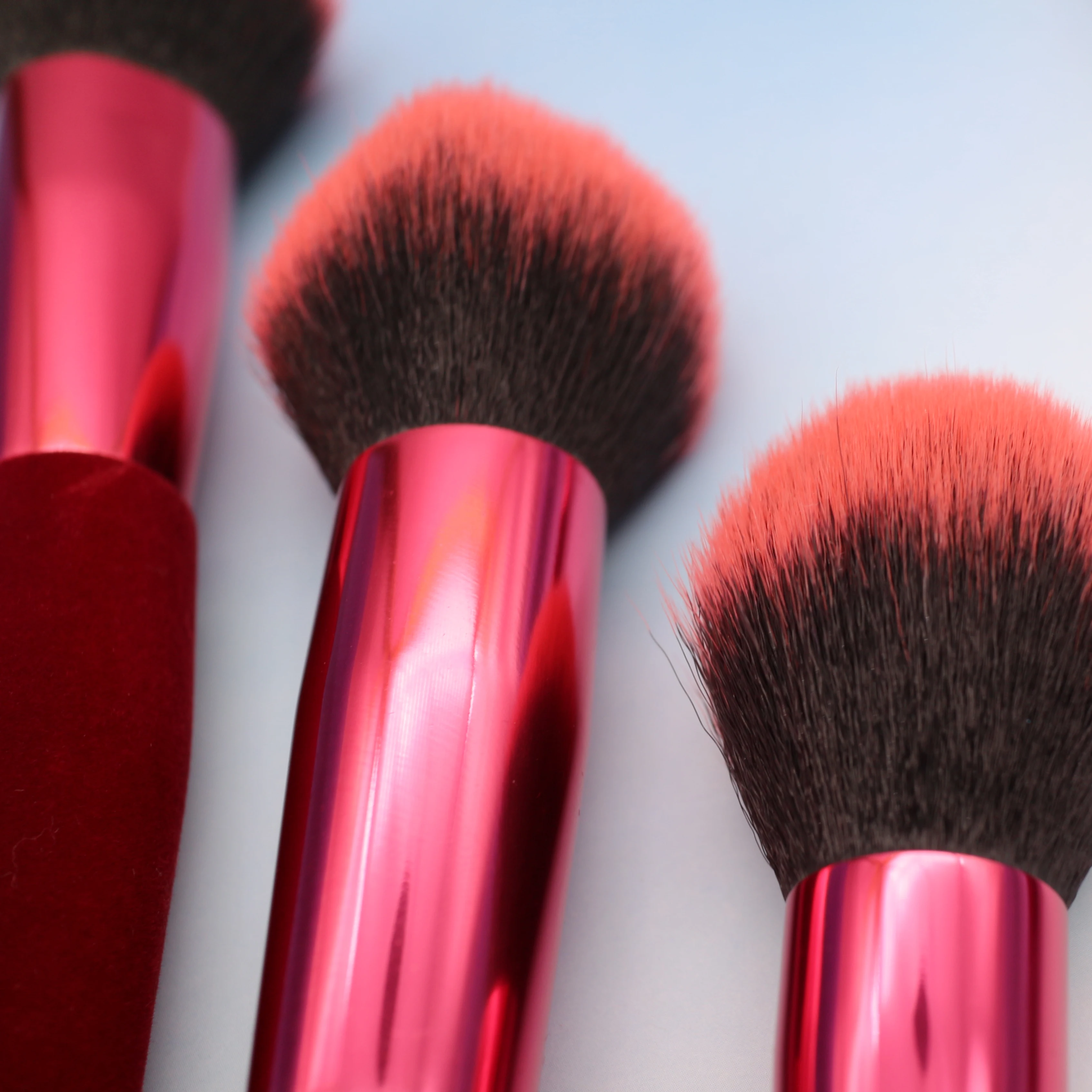 YRX 15 pcs Flocking Pile Coating Outside New Arrival Exclusive Fashion Luxury Custom Brow Foundation Makeup Brush Set Kit