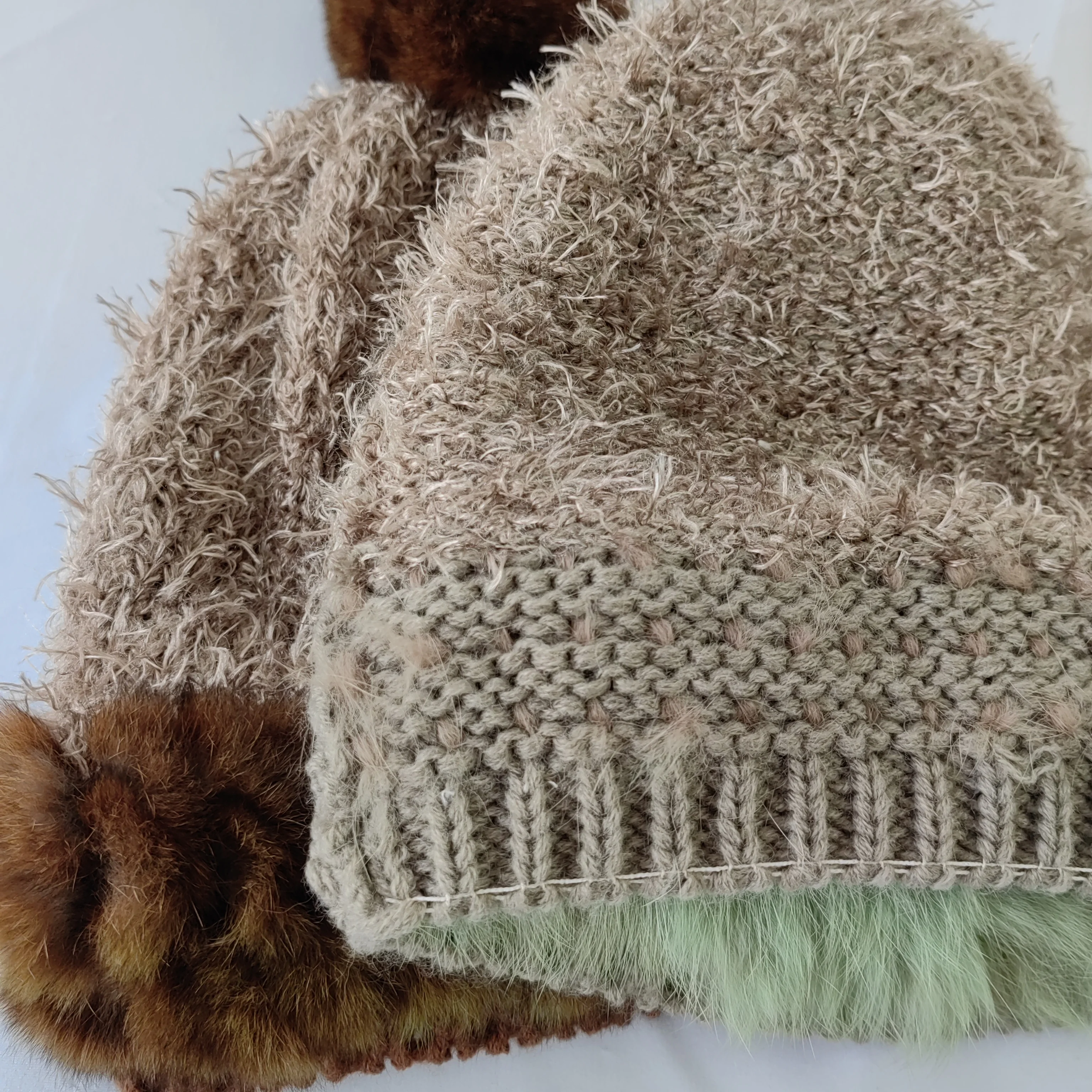 Ladies winter adult acrylic Neutral thick color knitted hat fur hat with pompom