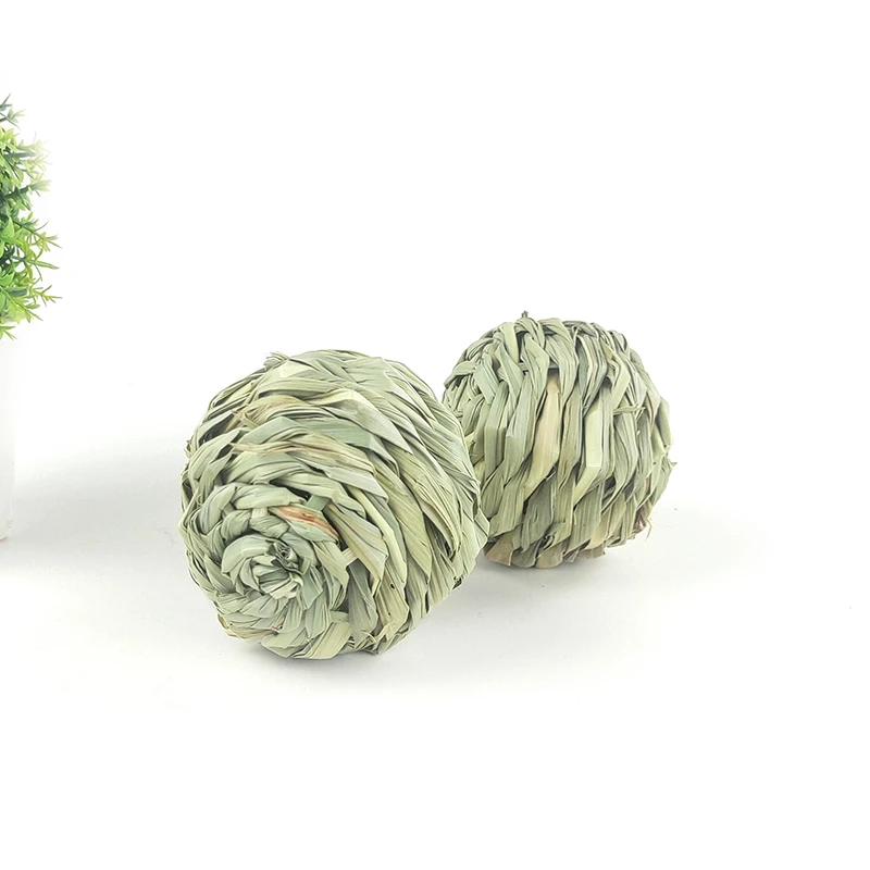 Nature grass balls interactive toys for rabbits Chew Toys woven Chew Grass Rolling Balls for Guinea Pigs Chinchilla Hamsters