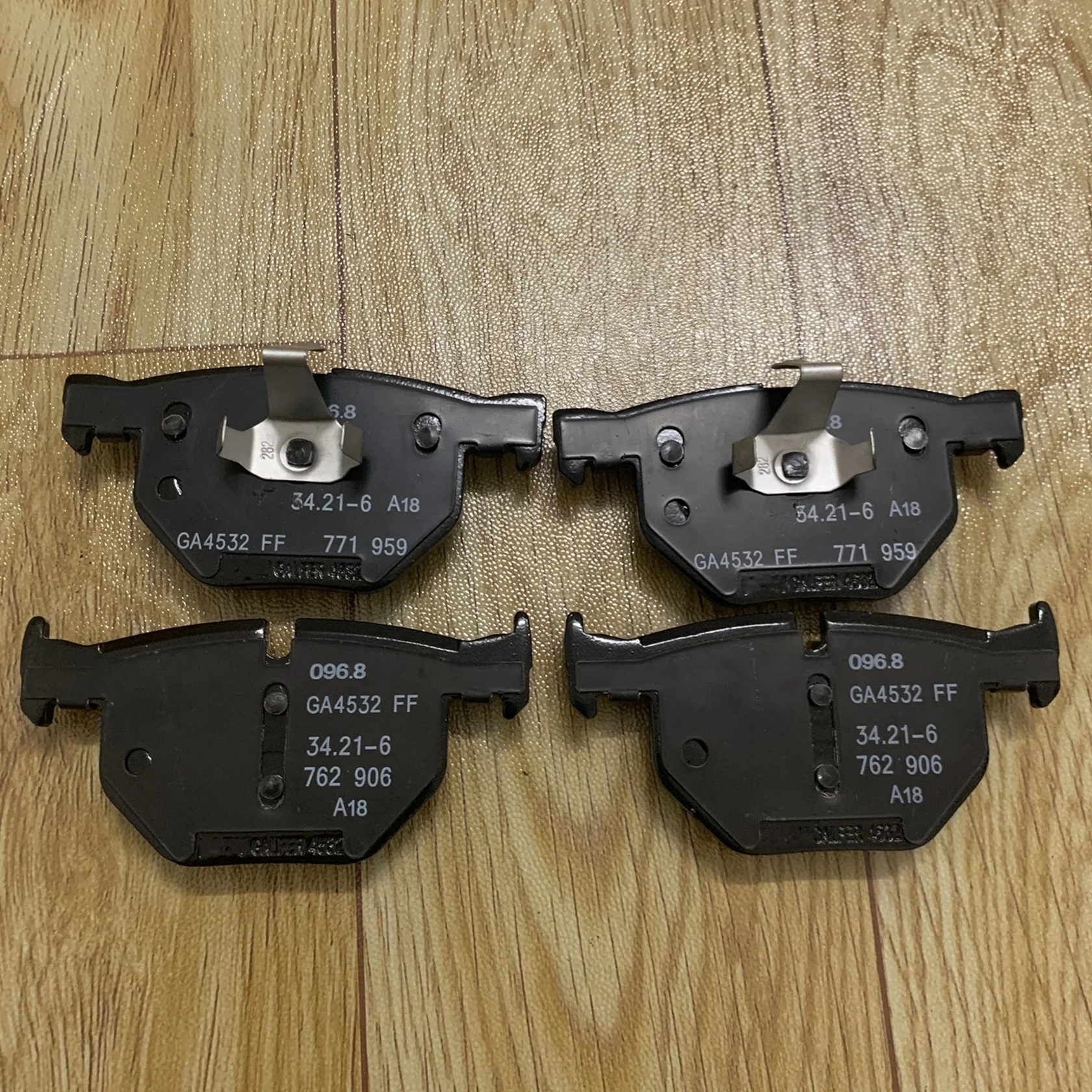 OE SECOND-TIER SUPPLIER  BRAKE  PAD FOR BMW X5/E70 E71 F15 F85  X6/E71 E72(D1170) 34216776937/34216868497