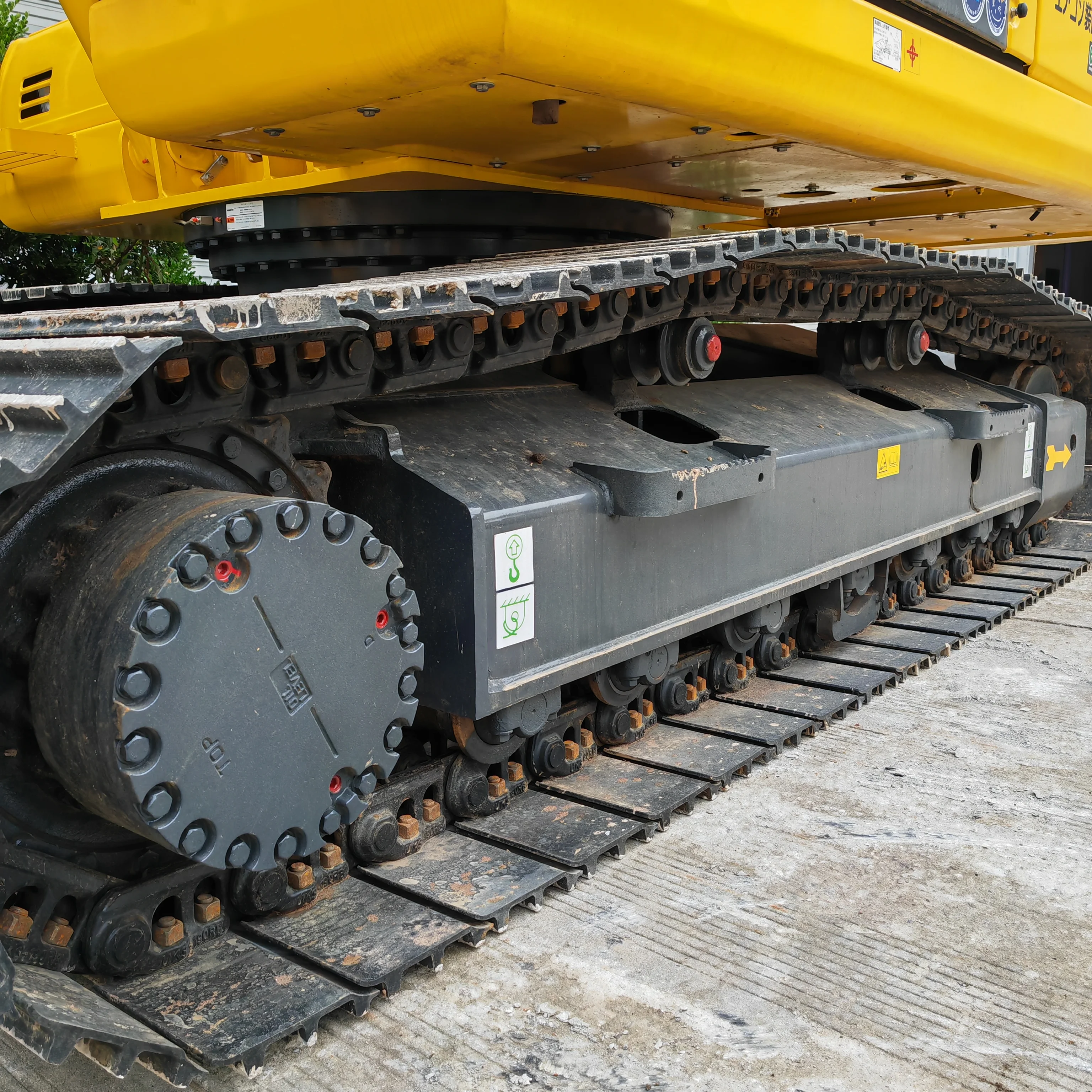 High quality KOMATSU PC200-8 used crawler excavator Japan